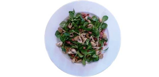 Nuêssli Salad with Mushrooms and Bacon